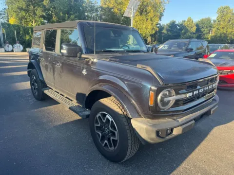 Blue 2021 Ford Bronco Outer Banks for sale in Indianapolis, IN
