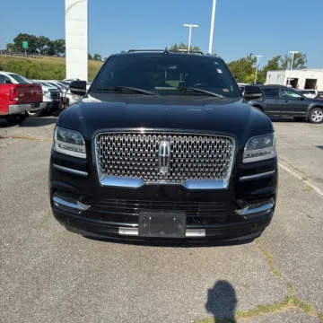 Photos of 2018 Lincoln Navigator Select for sale in Indianapolis, IN at Indy Auto Man