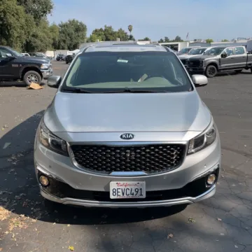 Photos of 2017 Kia Sedona SXL for sale in Indianapolis, IN at Indy Auto Man