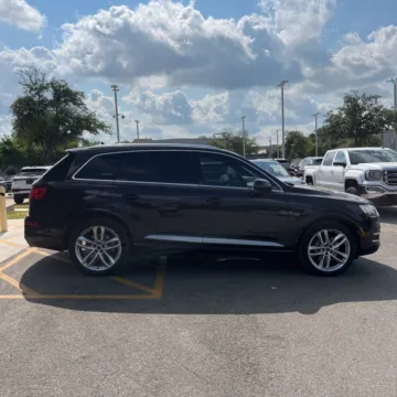 More photos of 2018 Audi Q7 3.0T Prestige quattro at Indy Auto Man, IN