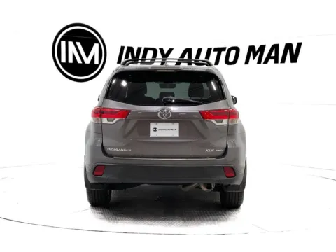More photos of 2017 Toyota Highlander XLE at Indy Auto Man, IN