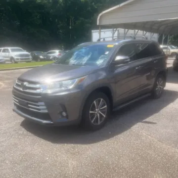 Another view of 2017 Toyota Highlander XLE for sale in Indianapolis, IN at Indy Auto Man