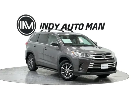 Gray 2017 Toyota Highlander XLE for sale in Indianapolis, IN