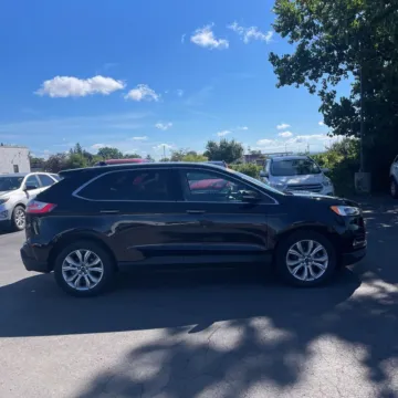 More photos of 2019 Ford Edge Titanium at Indy Auto Man, IN