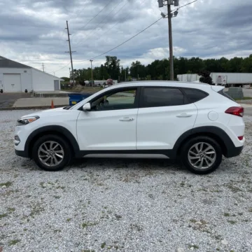 More photos of 2017 Hyundai Tucson SE Plus at Indy Auto Man, IN