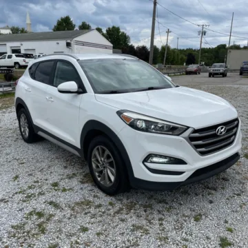 White 2017 Hyundai Tucson SE Plus for sale in Indianapolis, IN