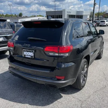 More photos of 2019 Jeep Grand Cherokee High Altitude at Indy Auto Man, IN
