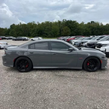More photos of 2019 Dodge Charger R/T Scat Pack at Indy Auto Man, IN