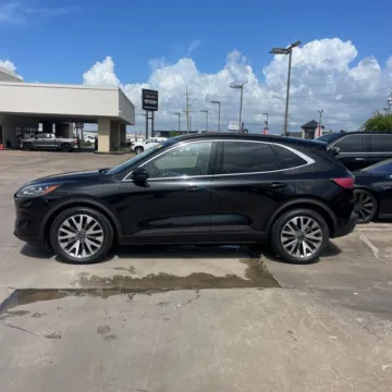More photos of 2020 Ford Escape Titanium Hybrid at Indy Auto Man, IN