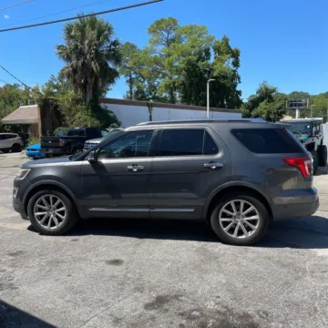More photos of 2016 Ford Explorer Limited at Indy Auto Man, IN