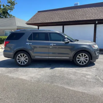 More photos of 2016 Ford Explorer Limited at Indy Auto Man, IN