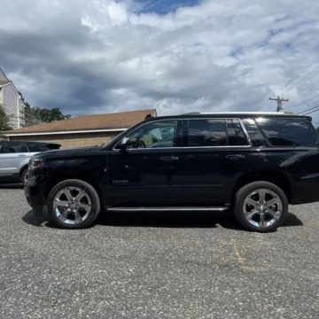 More photos of 2019 Chevrolet Tahoe Premier at Indy Auto Man, IN