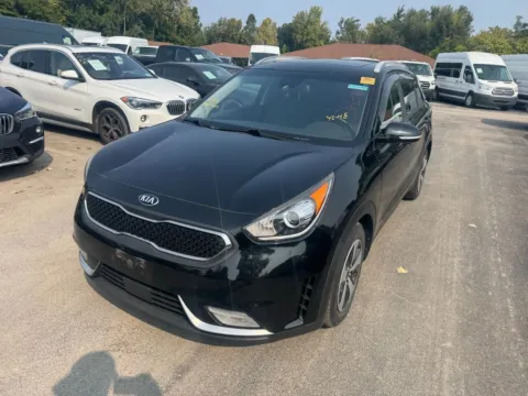 Photos of 2017 Kia Niro EX for sale in Indianapolis, IN at Indy Auto Man