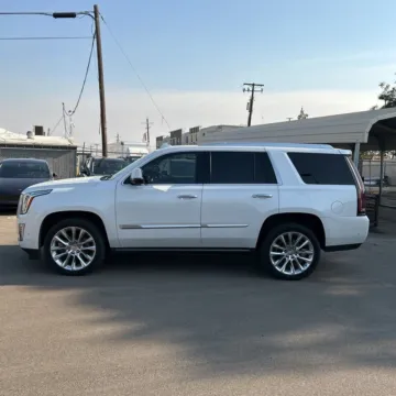 More photos of 2018 Cadillac Escalade Premium Luxury at Indy Auto Man, IN