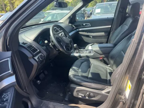 More photos of 2017 Ford Explorer XLT at Indy Auto Man, IN