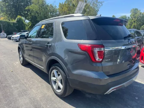 More photos of 2017 Ford Explorer XLT at Indy Auto Man, IN