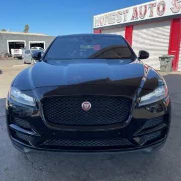 Photos of 2018 Jaguar F-PACE 35t Prestige for sale in Indianapolis, IN at Indy Auto Man