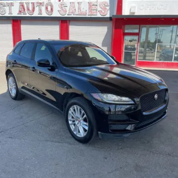 Black 2018 Jaguar F-PACE 35t Prestige for sale in Indianapolis, IN