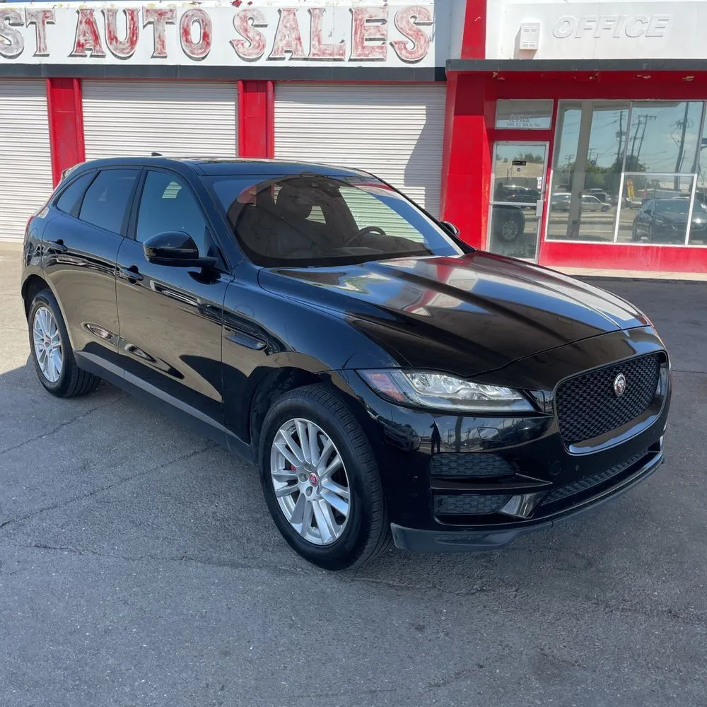 Black 2018 Jaguar F-PACE 35t Prestige for sale in Indianapolis, IN