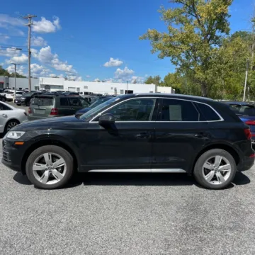 More photos of 2018 Audi Q5 2.0T Premium Plus quattro at Indy Auto Man, IN