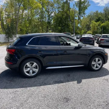 More photos of 2018 Audi Q5 2.0T Premium Plus quattro at Indy Auto Man, IN