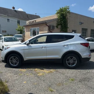More photos of 2017 Hyundai Santa Fe Sport 2.4 Base at Indy Auto Man, IN