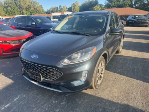 Photos of 2022 Ford Escape SEL for sale in Indianapolis, IN at Indy Auto Man