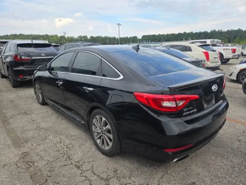 More photos of 2017 Hyundai Sonata Sport at Indy Auto Man, IN