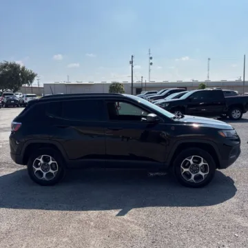 More photos of 2022 Jeep Compass Trailhawk at Indy Auto Man, IN