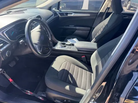 More photos of 2018 Ford Fusion Hybrid SE at Indy Auto Man, IN