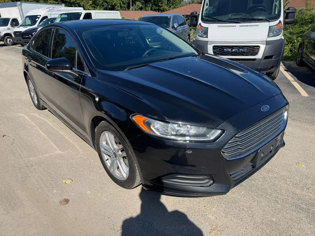 Black 2018 Ford Fusion Hybrid SE for sale in Indianapolis, IN