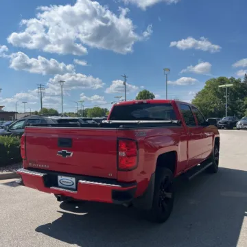 More photos of 2017 Chevrolet Silverado 1500 LT at Indy Auto Man, IN