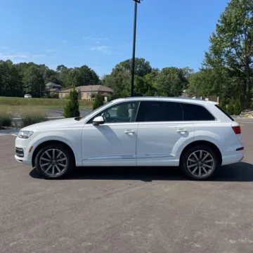 More photos of 2019 Audi Q7 55 Premium Plus quattro at Indy Auto Man, IN