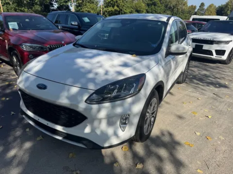 Photos of 2022 Ford Escape SEL for sale in Indianapolis, IN at Indy Auto Man