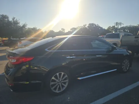 More photos of 2017 Hyundai Sonata Limited at Indy Auto Man, IN