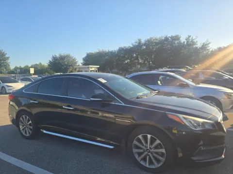Black 2017 Hyundai Sonata Limited for sale in Indianapolis, IN