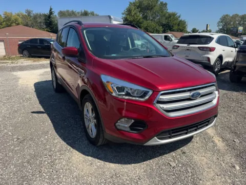 Red 2017 Ford Escape SE for sale in Indianapolis, IN