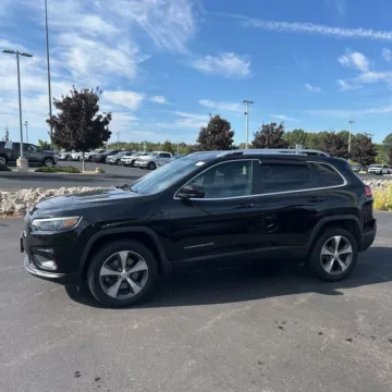 More photos of 2019 Jeep Cherokee Limited at Indy Auto Man, IN