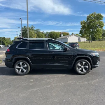 More photos of 2019 Jeep Cherokee Limited at Indy Auto Man, IN