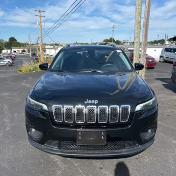 Photos of 2019 Jeep Cherokee Limited for sale in Indianapolis, IN at Indy Auto Man