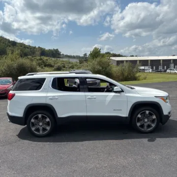 More photos of 2017 GMC Acadia SLT-2 at Indy Auto Man, IN