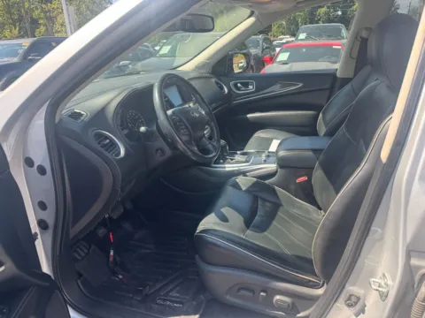 More photos of 2020 INFINITI QX60 LUXE at Indy Auto Man, IN