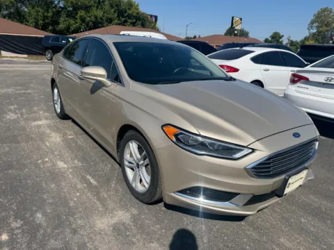 White 2018 Ford Fusion SE for sale in Indianapolis, IN