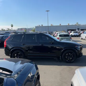 More photos of 2018 Volvo XC90 Hybrid T8 Momentum at Indy Auto Man, IN