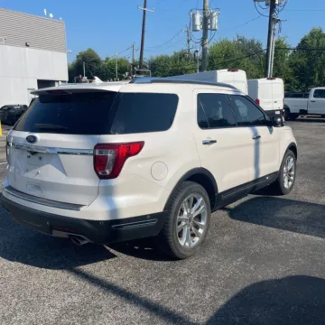 More photos of 2018 Ford Explorer Limited at Indy Auto Man, IN