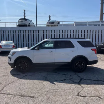 More photos of 2018 Ford Explorer XLT at Indy Auto Man, IN