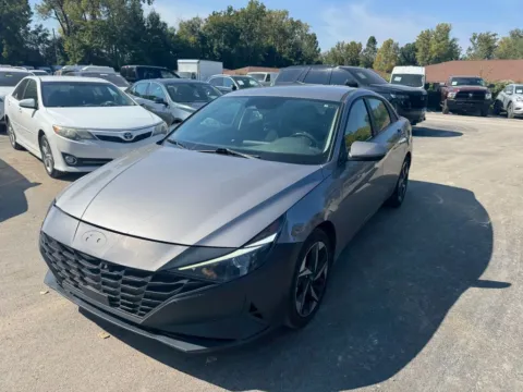 Photos of 2023 Hyundai Elantra SEL for sale in Indianapolis, IN at Indy Auto Man