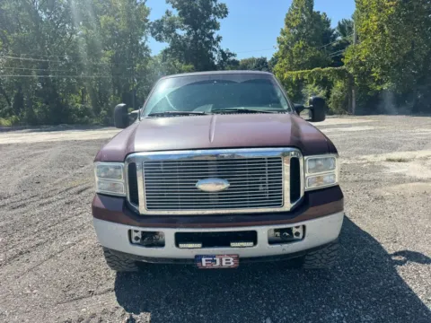 Photos of 2005 Ford F-250SD XLT for sale in Indianapolis, IN at Indy Auto Man