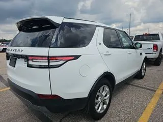 More photos of 2019 Land Rover Discovery SE at Indy Auto Man, IN