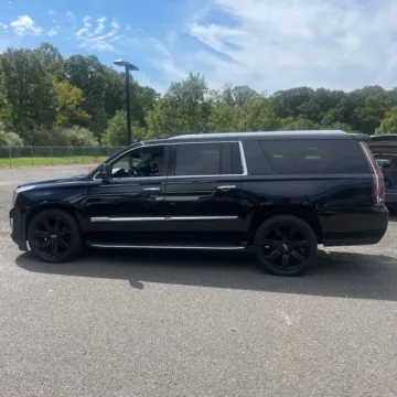 More photos of 2018 Cadillac Escalade ESV Luxury at Indy Auto Man, IN